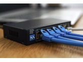 449302 Extralink Switch KRIOS PoE 4x Gigabit PoE/PoE+, 2x RJ45 Uplink Gigabit, 60W