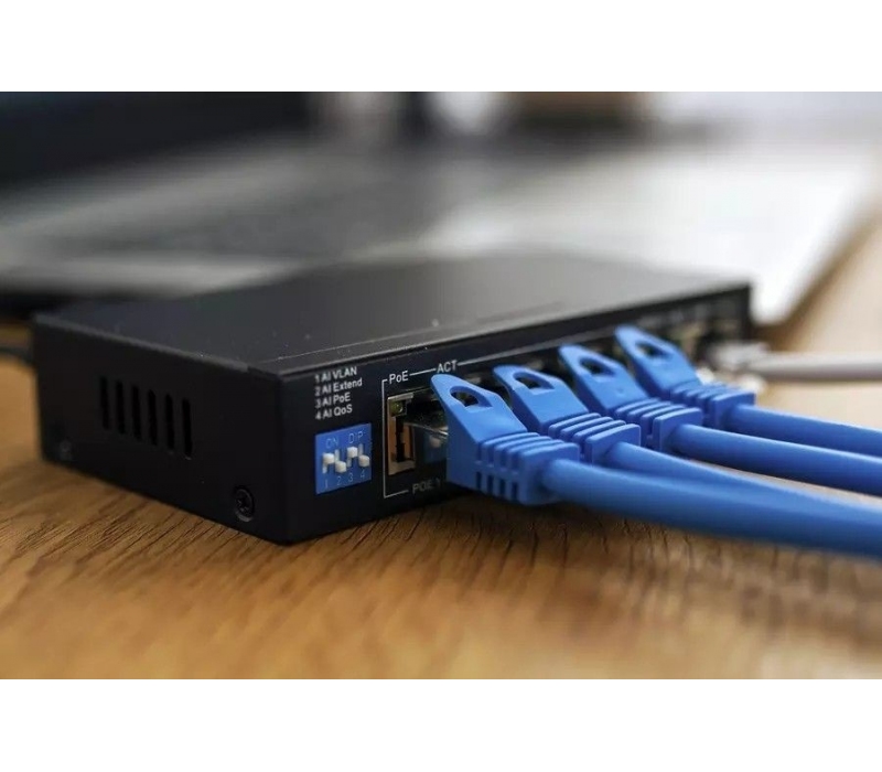 449302 Extralink Switch KRIOS PoE 4x Gigabit PoE/PoE+, 2x RJ45 Uplink Gigabit, 60W